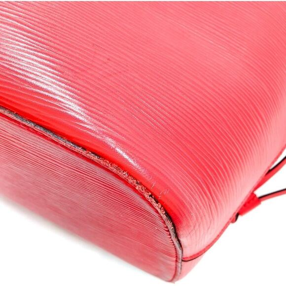 Louis Vuitton Red Travel Bag Set with Matching Pouch - Picture 5 of 8